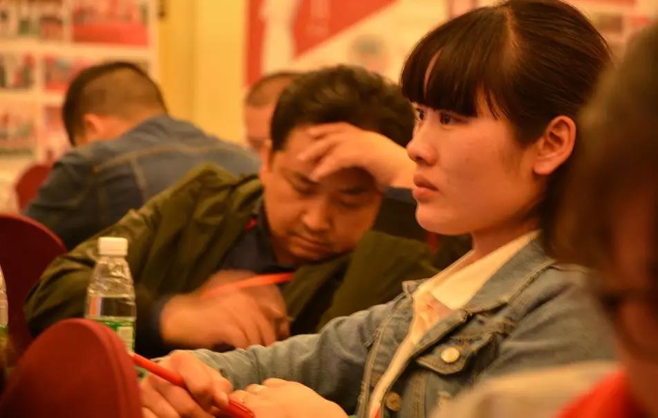 聚勢奮進(jìn)，共創(chuàng)新時(shí)代｜亮閣門窗家庭文化系列報(bào)道之——點(diǎn)亮幸福人生！